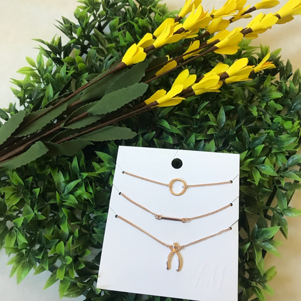 🍩3/$25 H&M wishbone bracelet set - Picture 3 of 5